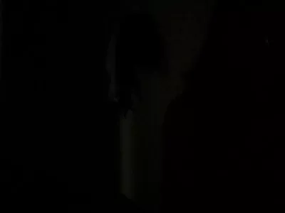 ហូរ​មក​លើ​ក្រុម​យុវនារី