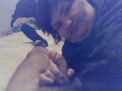 Fucked មិត្តស្រីរបស់គាត់នៅតុ